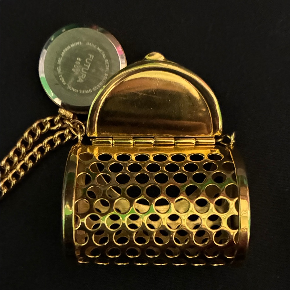 Pair of Gold Tone Pendant Necklaces with hidden (untested) watches - Picture 4 of 8